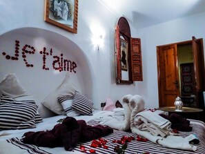 Premium bedding, soundproofing, iron/ironing board - Riad Dar El Bacha (Marrakech)