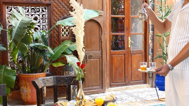 2 bars/lounges, 10 poolside bars, swim-up bar - Riad Dar El Bacha (Marrakech)