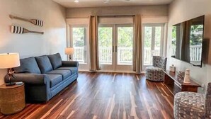 TV, offices - Pelican Point- New construction- Sleeps 11- Pool (St George Island)