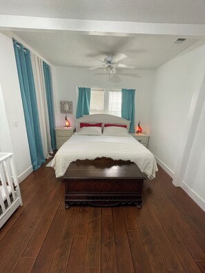 3 bedrooms, iron/ironing board, WiFi, bed sheets