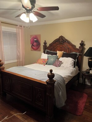 8 chambres, coffres-forts dans les chambres, fer et planche à repasser