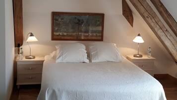 Superior Triple Room, Park View | Iron/ironing board, free WiFi