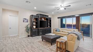 Télévision, cheminée