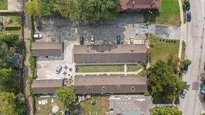 Exterior - Cozy 2 Bedroom Apartment - Close To It All! (Indianapolis)