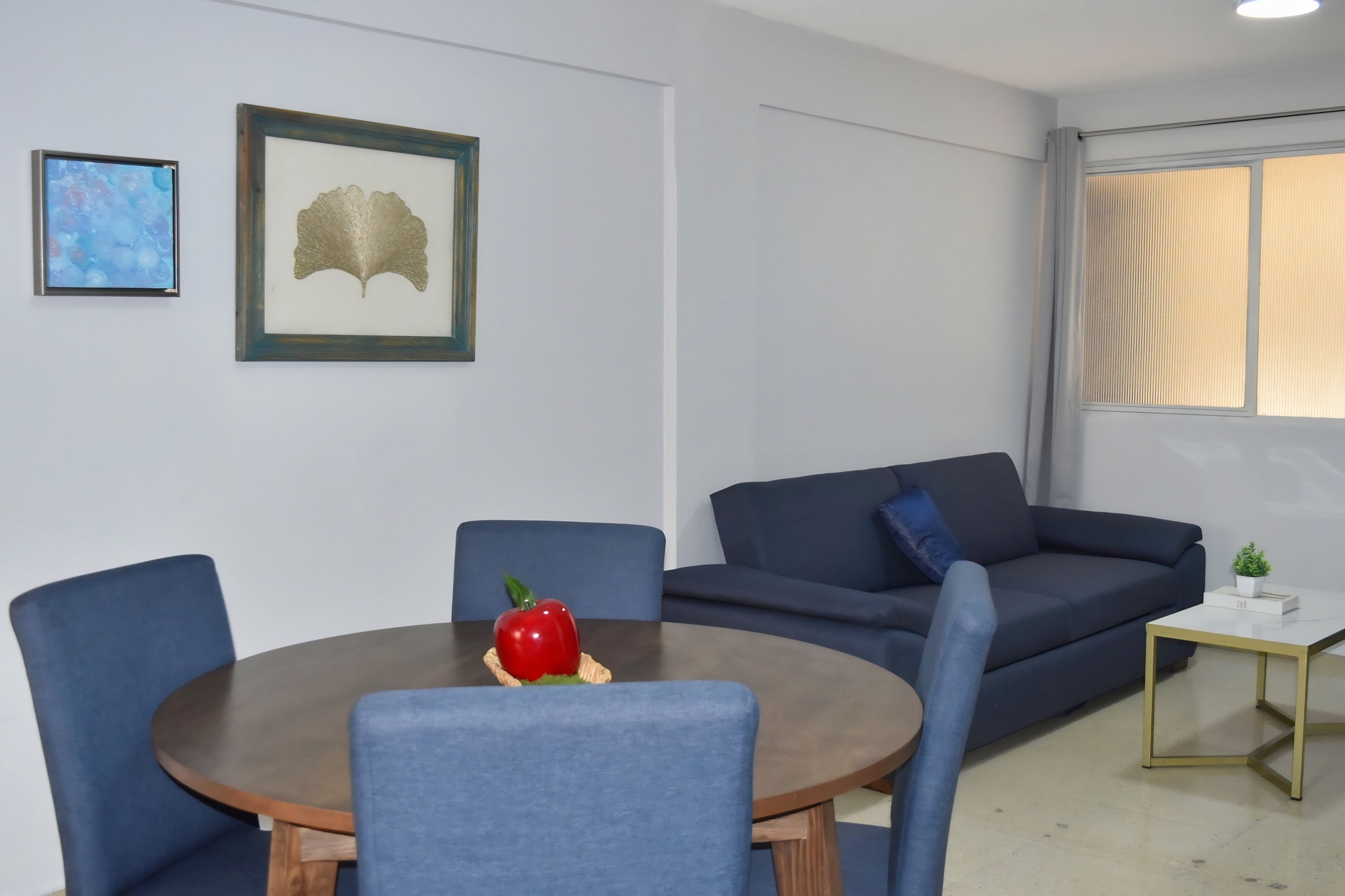Comfort Apartment, City View | Dining room