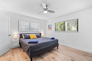 3 bedrooms, desk, iron/ironing board, travel cot - Beautiful Oasis with a pool! 3/2 (Fort Lauderdale)