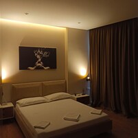 Habitación Confort doble, fumadores, baño privado | Escritorio y espacio para trabajar con un portátil