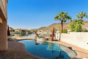Pool - Spectacular Lake House Retreat (Glendale)