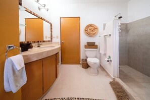 Family Villa, Garden View | Bathroom | Towels - 3 Bedroom villa with pool - Mayamar G9 (Playa del Carmen)