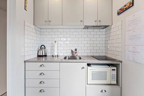 Microwave, stovetop, coffee/tea maker