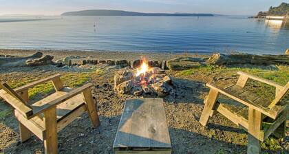 2BR Classic+ Beachfront Cabin on world class west-facing beach!