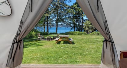 Glamping Tent with Westerly Ocean Views - 1 min walk to beach!
