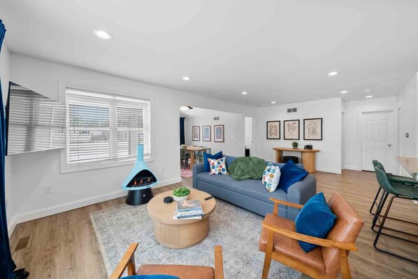 Smart TV, fireplace, offices