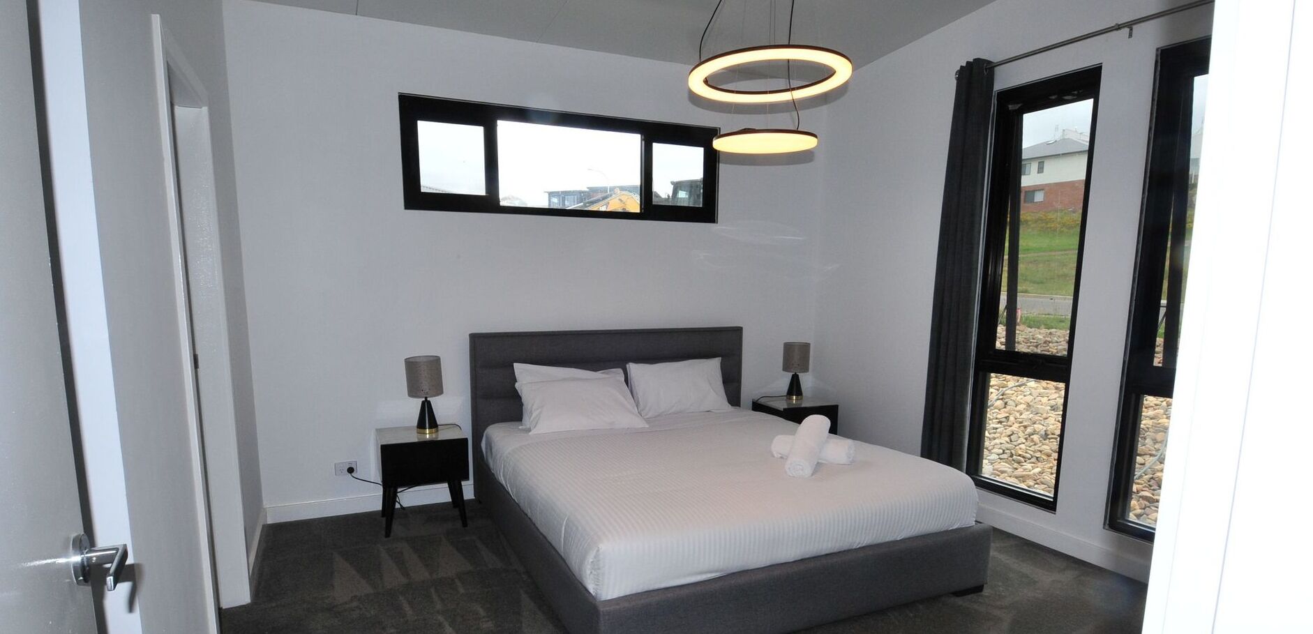 3 habitaciones, tabla de planchar con plancha y wifi gratis 