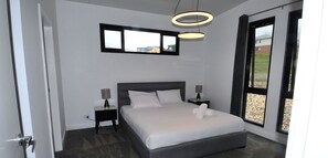 3 bedrooms, iron/ironing board, free WiFi