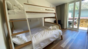 2 chambres, fer et planche à repasser, Wi-Fi gratuit, draps fournis