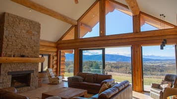 Televisor i llar de foc