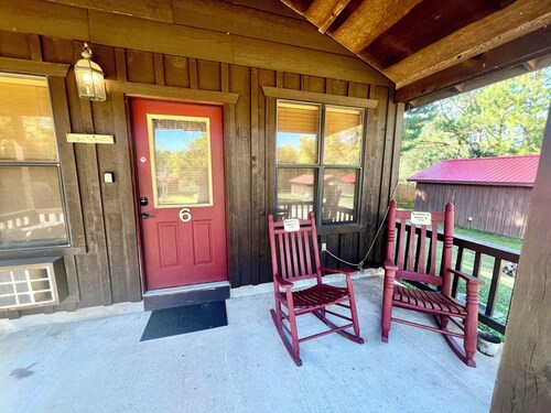 The Old Home Place in amazing Mountain View, close to the courthouse square