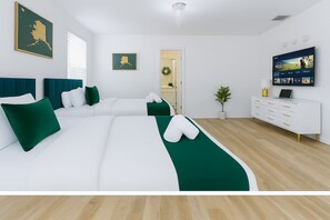Quadruple Room, 2 Double Beds, Non Smoking, Private Bathroom | Hypo-allergenic bedding, free WiFi, bed sheets - Leisure Lounge (Davenport)
