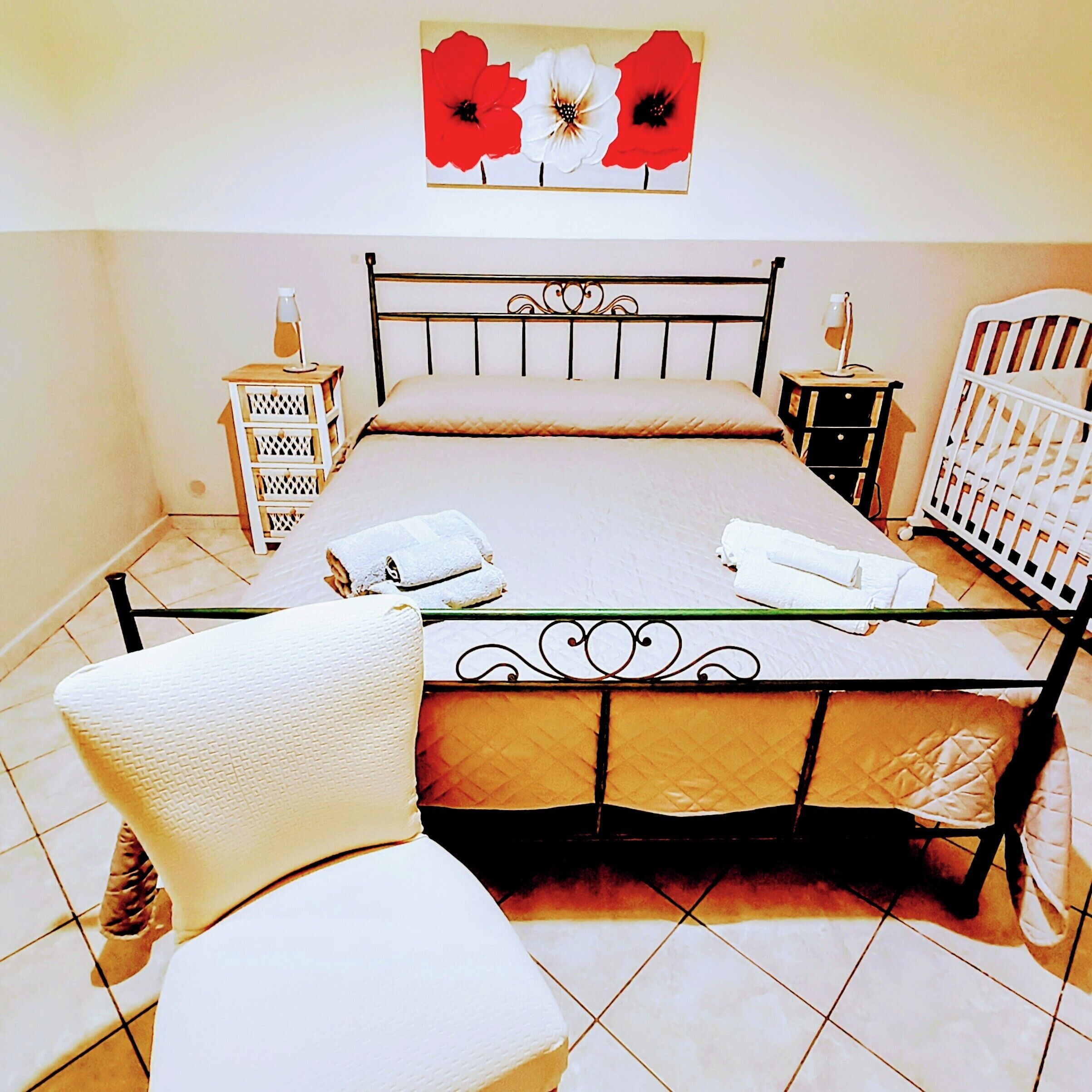 2 chambres, bureau, fer et planche à repasser, Wi-Fi gratuit