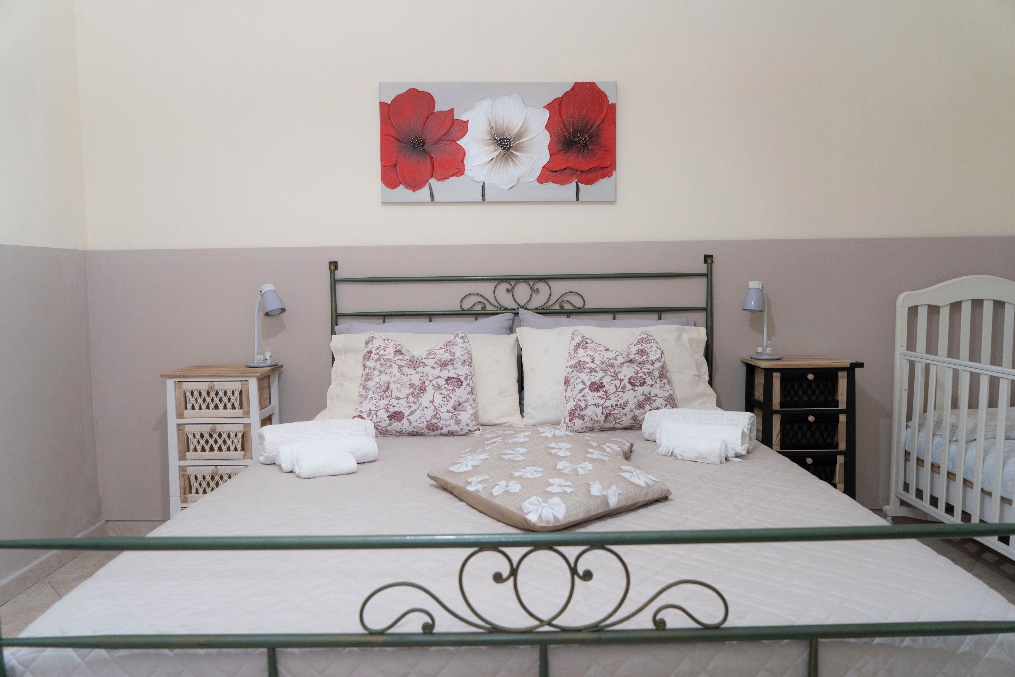 2 Schlafzimmer, Schreibtisch, Bügeleisen/Bügelbrett, kostenloses WLAN