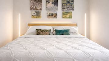 1 habitación, tabla de planchar con plancha, wifi gratis y ropa de cama