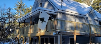 Stay a while at Chalet-A-While!! Brand new hot tub and minutes to ski resorts!!