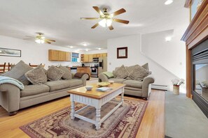 スマートテレビ、暖炉