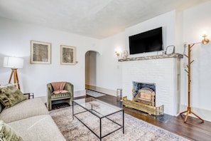 Smart TV, fireplace, books