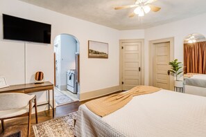 1 غرفة نوم ومكتب ومكواة/لوح كي وواي فاي مجانًا