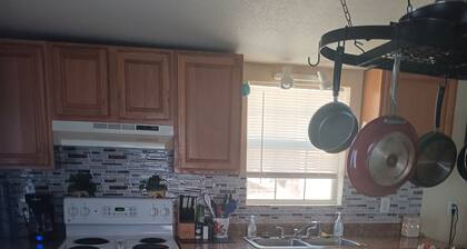 Cozy cabin at Lake Leon. Perfect for fisherman or lake enthusiasts