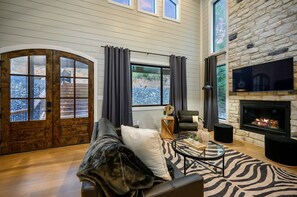 Smart-tv en een open haard