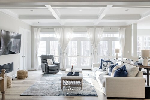 New 4BR luxe private oasis private side Lake Anna