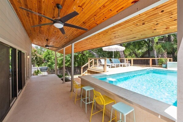 Pool - Spacious mid-century dream with a big pool 5 mins to downtown Austin original! (Austin)