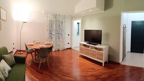 TV - Charming 2-bedroom house in amazing Aspra (Aspra)