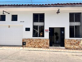 Fachada de la propiedad