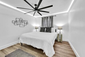 2 bedrooms, iron/ironing board, free WiFi, bed sheets