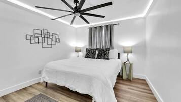Ferros/tábuas de passar roupa, Wi-Fi de cortesia, roupa de cama
