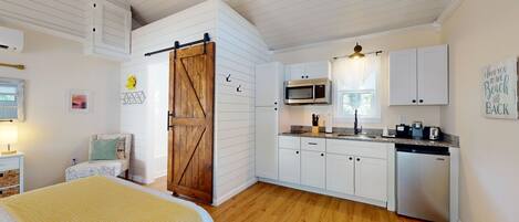 1 bedroom, bed sheets