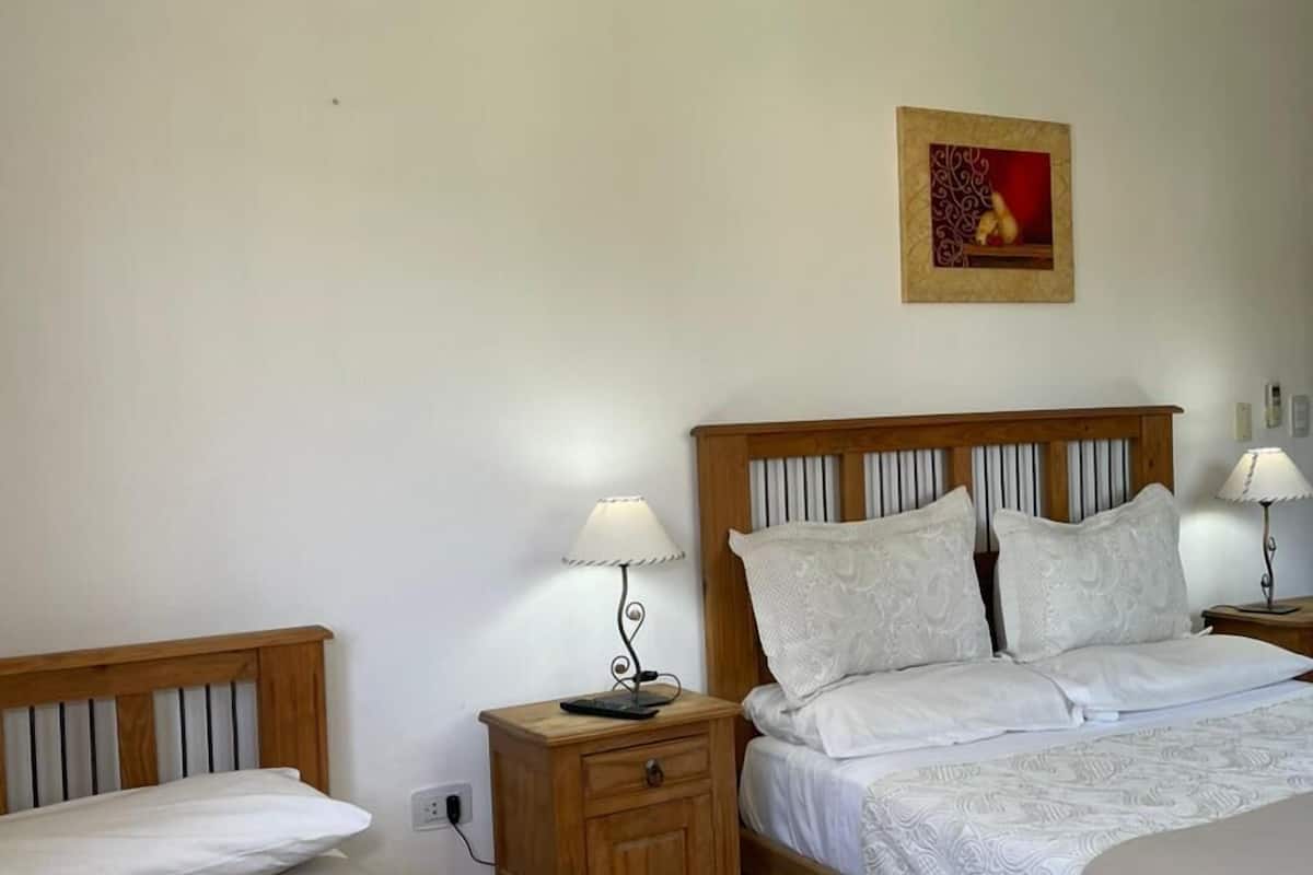 Family Room, Berbilang Katil, Mountain View | Meja, ruang kerja komputer riba, Wi-fi percuma