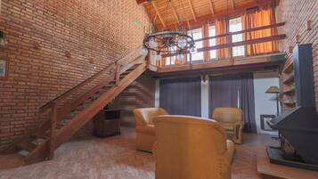 Classic Quadruple Room, 1 Bedroom, Lake View | Desk, laptop workspace, free WiFi, bed sheets