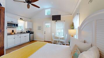 1 bedroom, bed sheets