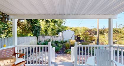 1BR • King Bed • Sofa Bed • Sleeps 4 • POOL - 8