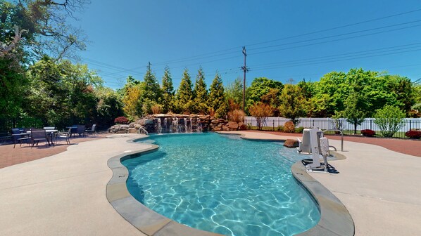 Beheizter Pool