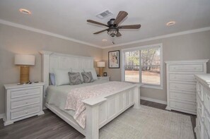 2 bedrooms, WiFi, bed sheets - Luxury Lake Martin Condo  (Dadeville)
