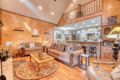 Bear Cabin-Fireplace-Firepit -PET Friendly!