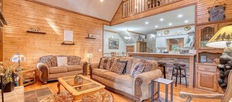 Bear Cabin-Fireplace-Firepit -PET Friendly!