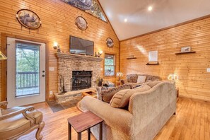 TV, peis, bordtennis og bøker