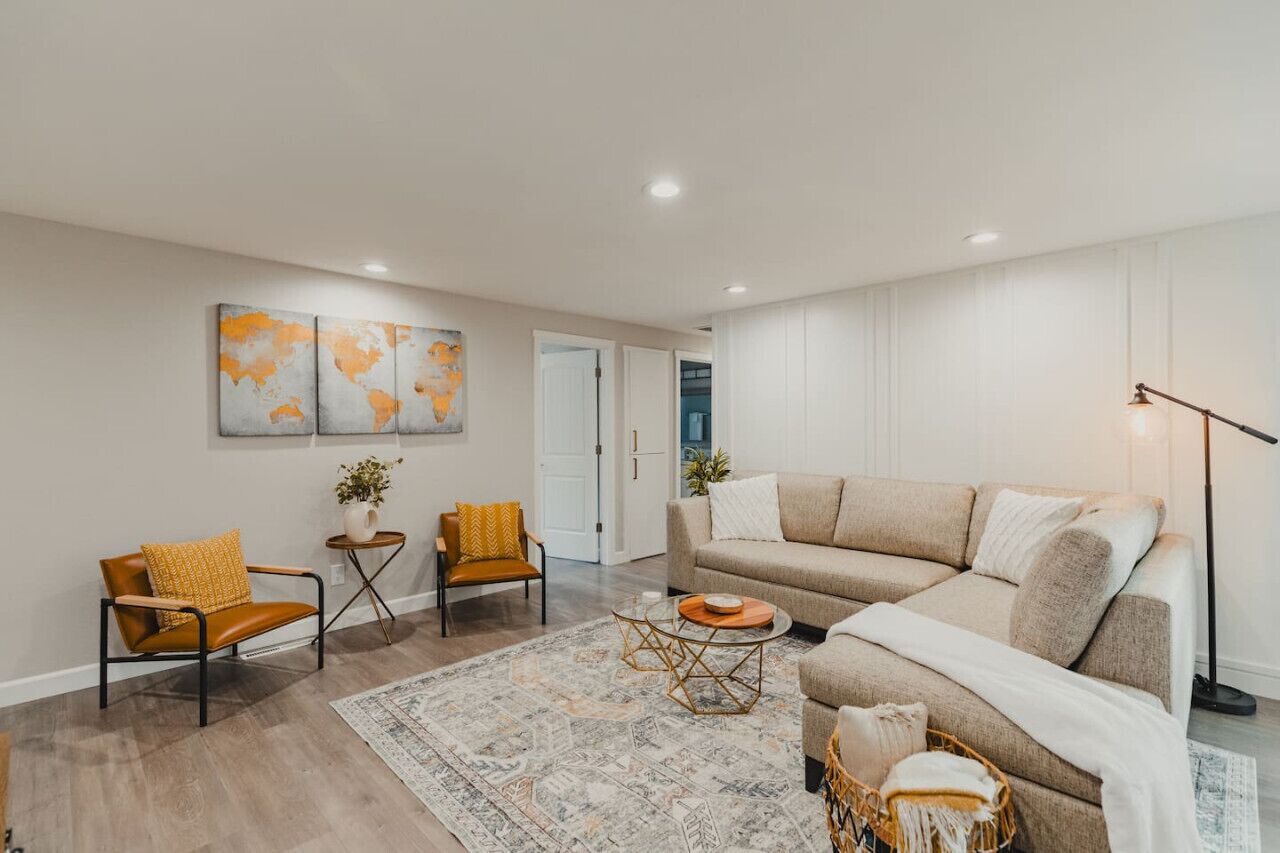 Smart TV, videojuegos, futbolito y oficina 