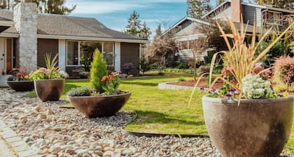 R&Rcade- Hot Tub, Arcade, Candy Machine, Gazebo